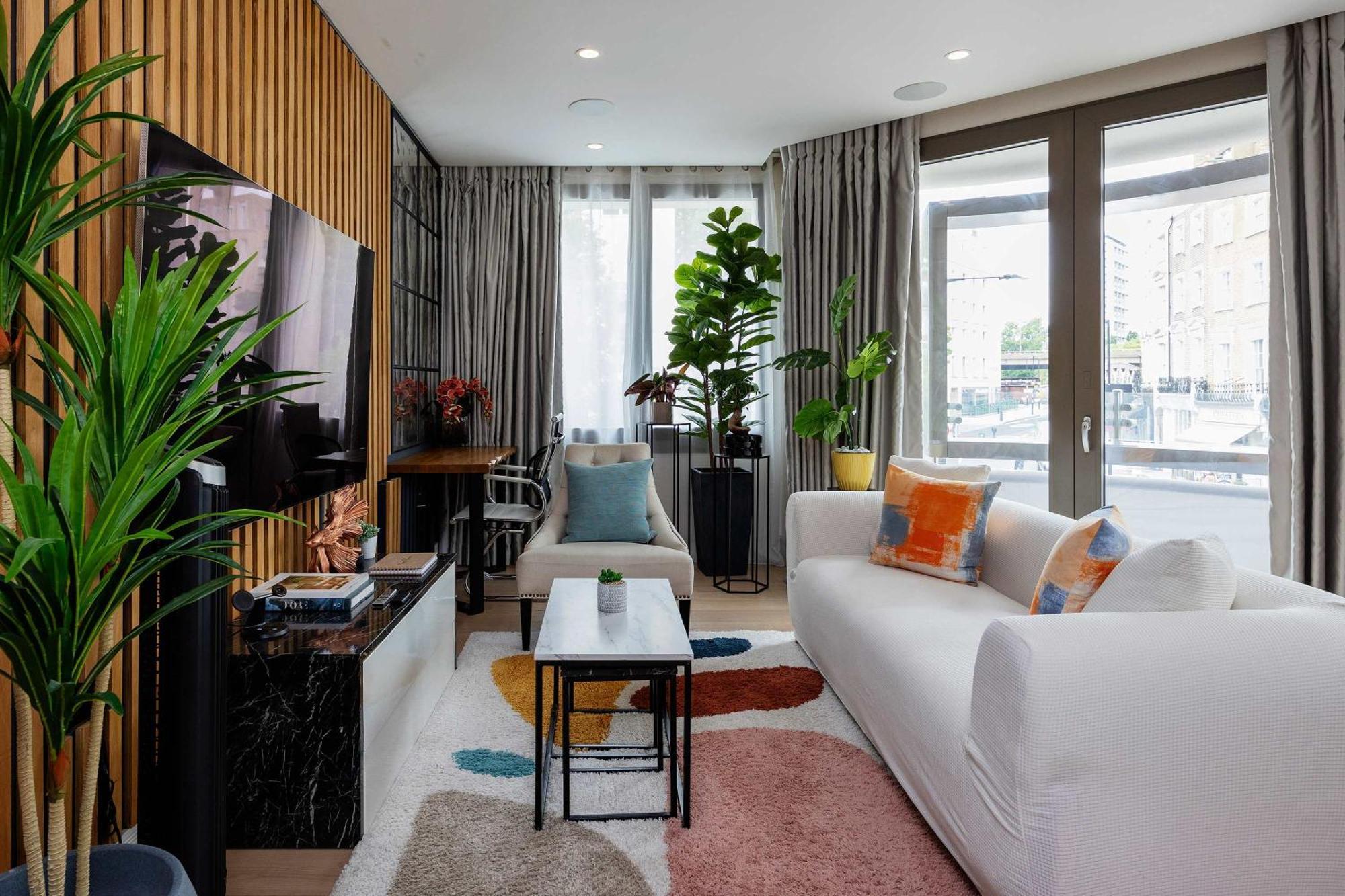 Veeve - Westbourne Curve * London